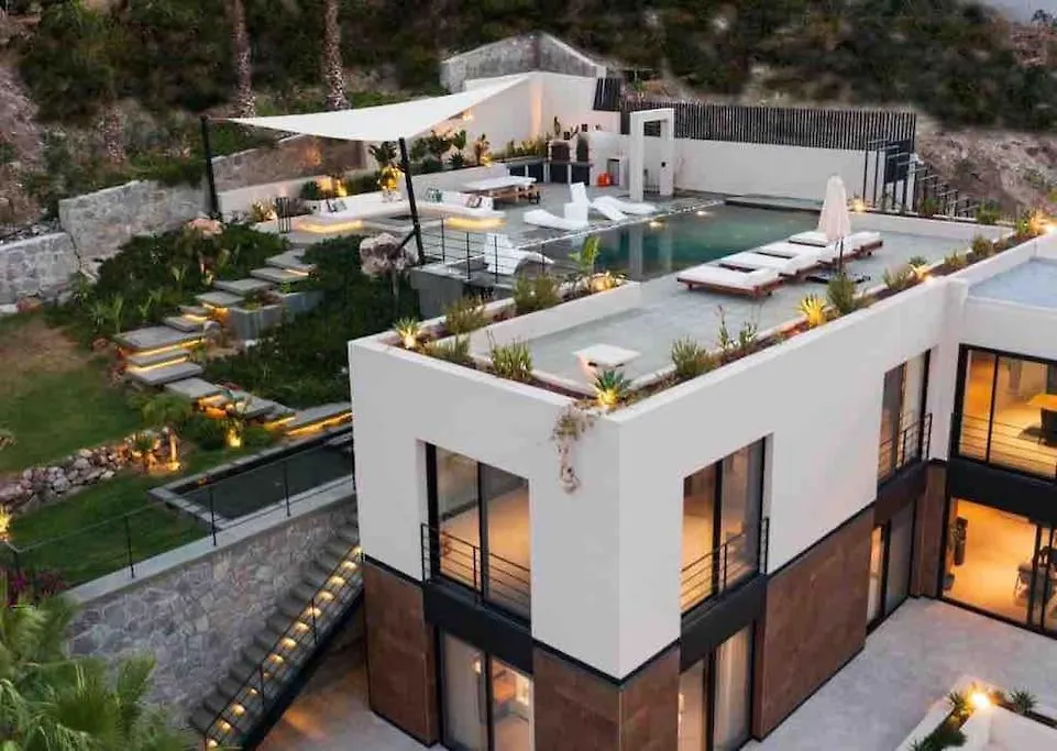 Villa Mansion With Sea And Rocks View, Housekeeper, Breakfast Bitez